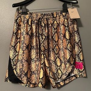 NWT Nike Medium Dri Fit Women’s Rebel Fly Loose Basketball Shorts